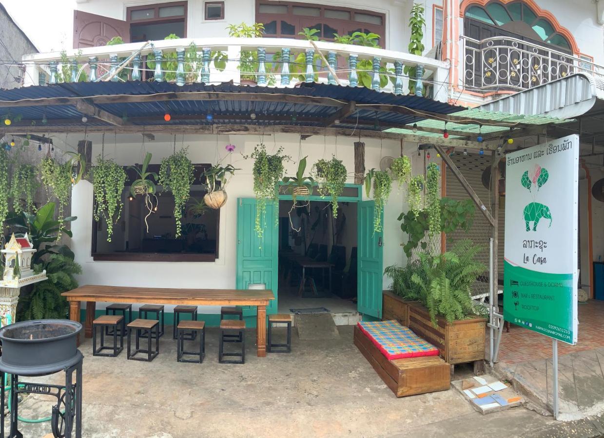La Casa - Thakhek Vandrarhem Exteriör bild