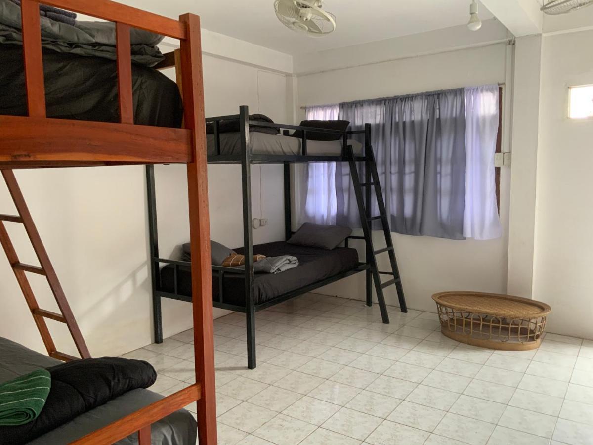 La Casa - Thakhek Vandrarhem Exteriör bild